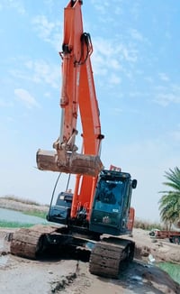 للبيع زت ثري ياباني موديل 2014حجم 210الصي8روله مسسه نقار كفاله عامه  ا...