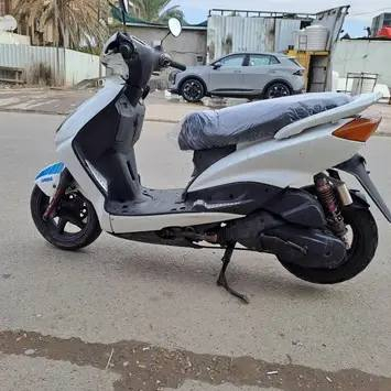 السلام عليكم.. دراجه سكنس نثيه للبيع الله شاهد جانت عندي متروكه السعر 400 وبيه مجال قليل الاستفسار ***********.. مكاني بغداد مدينه الصدر شارع الداخل مجاور مطعم ليمونه الموشراي لا يتصل..
