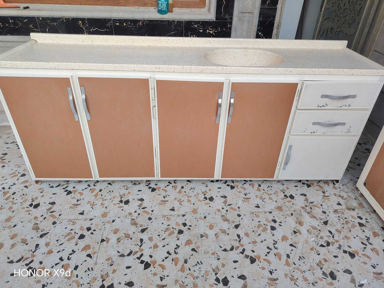كاونتر تفصال حطاطه 6 أمتار فول نظافه سنك مرمر الشراي يتصل أو يدخل خاص *********** مكاني كركوك حي الحجاج

