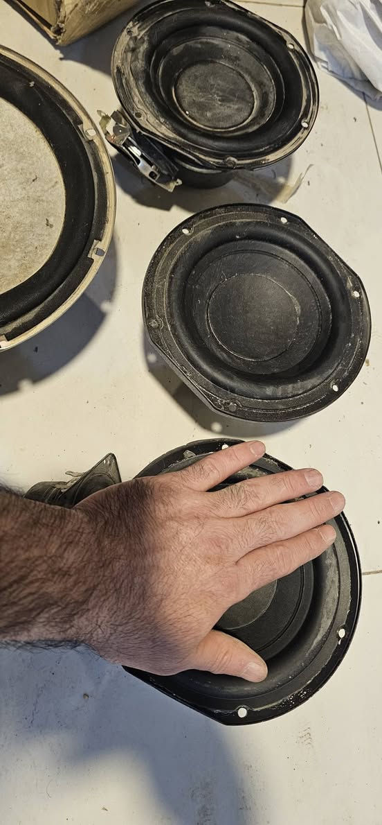 السلام عليكم دمامات سوني سعر القطعة 10 الاف العدد 12 قطعه


**إذا كنت صاحب هذا الإعلان وتريد حذفه لأي سبب، رجاءا أرسل رسالة إلى الدعم الفني**