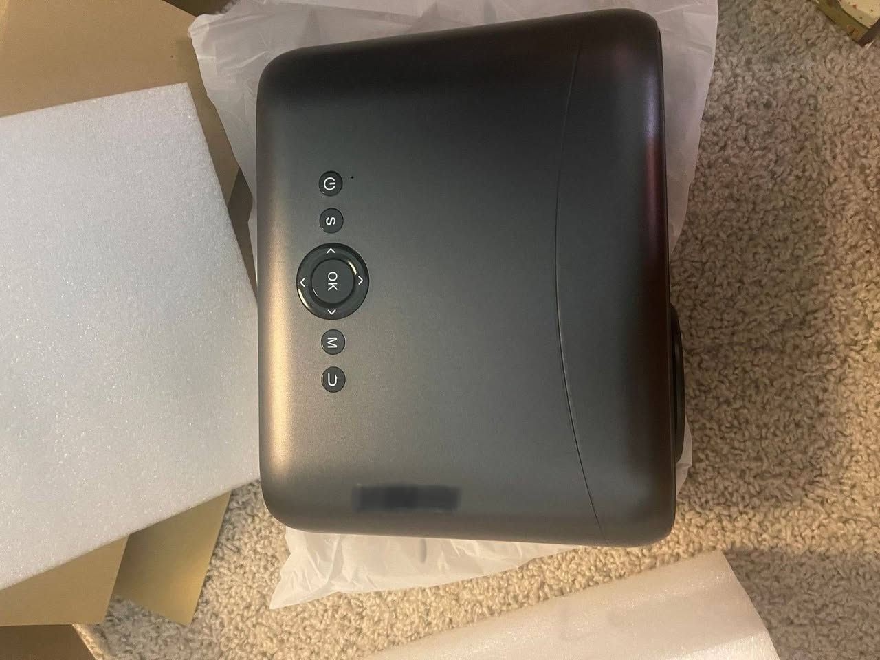 جهاز عرض فودوني مزود بخاصية التركيز الكهربائي/تصحيح الانحراف التلقائي، وواي فاي 6 وبلوتوث ثنائي الاتجاه، يدعم دقة 1080 بكسل و4K الأصلية، سطوع 650 ANSI، مناسب للعرض الخارجي، شاشة عرض تصل إلى 300 بوصة، متوافق مع أنظمة iOS/Android/TV Stick/HDMI/USB/الكمبيوتر المحمول السعر 100الف الإستفسار ***********
