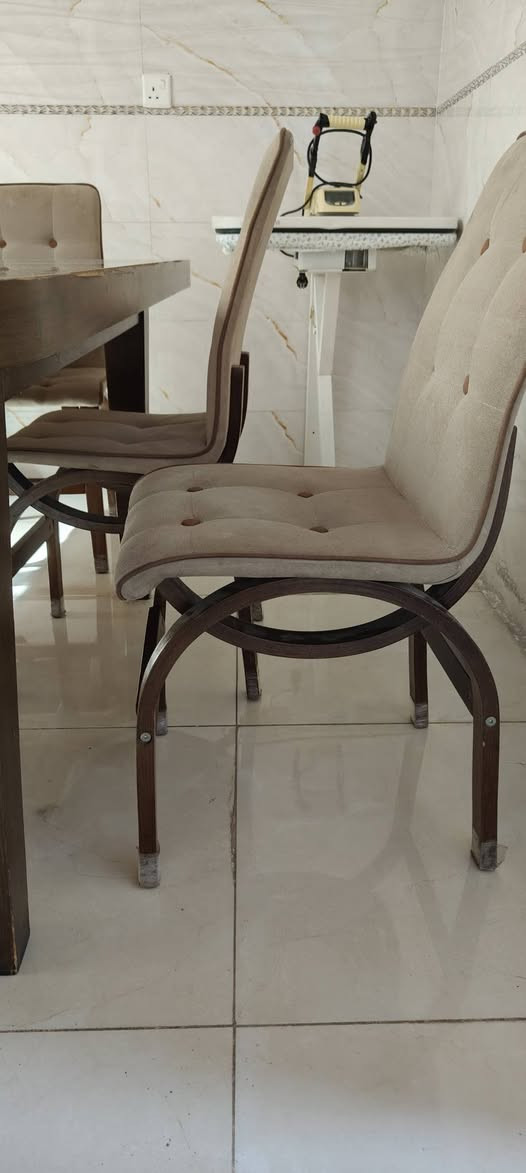 ميز طعام ايطالي خشب صاج تصميم ايطالي طول مترين والعرض متار مع 6كراسي ايطالي مستعمل قليل شي روعه السعر 250سعرو مشتراتو800$ التوصل خاص العنوان موصل جانب اليمن ملاحضه الميز حل وشد موصل, نينوى


**إذا كنت صاحب هذا الإعلان وتريد حذفه لأي سبب، رجاءا أرسل رسالة إلى الدعم الفني**