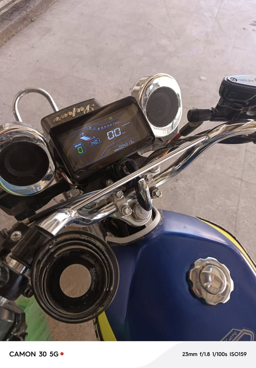 دراجة إيراني خمسة كير للبيع الدراجة مكفولة كفالة عامة
السعر 750 تواصل ***********
***********
