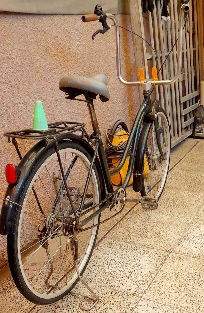 السلام عليكم
للبيع بايسكل بناتي حجم 26 نضيف كل نقص مبي زوج تايرات وزوج چوب جدد السعر 55 مكاني بغداد للاتصال ***********
