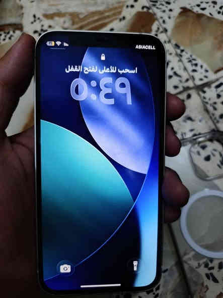 السلام عليكم بيع هاتف ايفون 12 عادي ذاكره 128 ونسبة البطاريه 87 وبي نقطه سوده في الشاشه كما موضح بل صوره السعر 200 وبي مجال للاستفسار الاتصال على الرقم ***********
