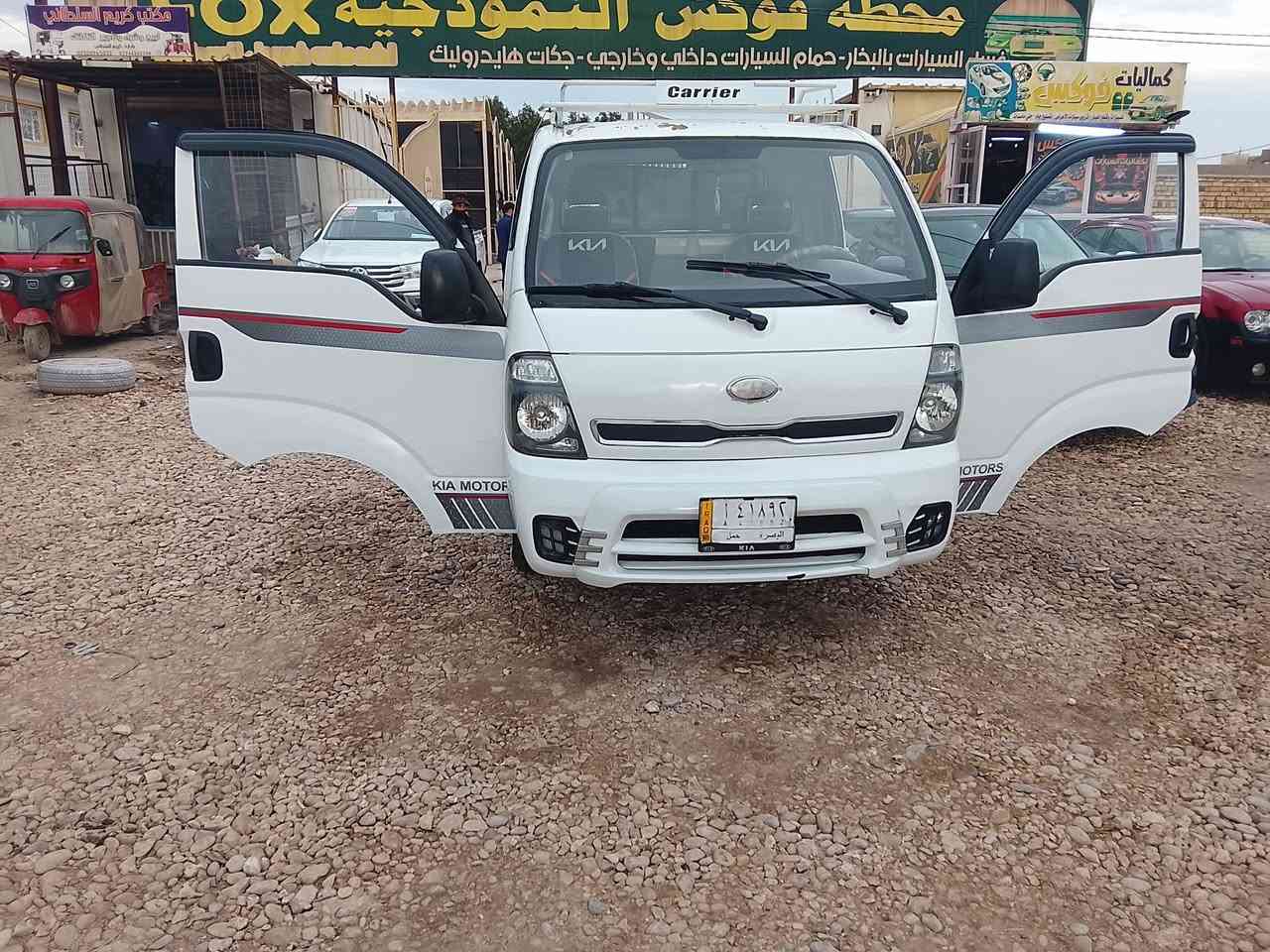 السلام عليكم 
كيه بنكو للبيع 
موديل 2014 
محرك 2700  
مكينه وكير وكسل نضيفات 
كهربايات  شغاله داخله نضيف تخم تايرات نضيف 
صدره نضيف ما بيه اي نقص 
الرقم بصره راعيه يحول ما عده اي مشكله 
سياره بيه صبغات
السعر 85$ 
العنوان بابل الحمزة القربي للاستفسار 
***********
