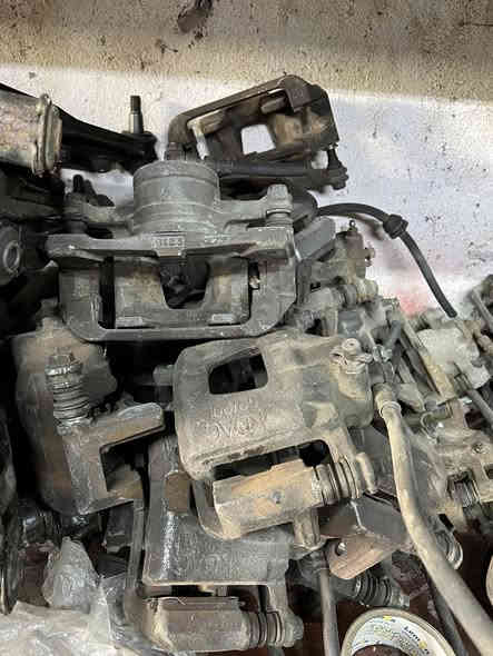 دبل ولوي وقاعده افيو
فلنجات خلفيه افيو
اسطاب اكسل خلفي افيو
فج امامي افيو
مضوب فريم ممه افيو
للاستفسار 
واتساب ***********
واتساب ***********
يوجد توصيل لجميع محافظات العراق
