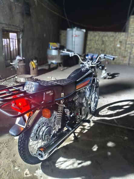 سلام عليكم دراجه للبيع شاصي مكفول ومحرك شلامجه ولباقي كله سيد خلدون السعر 750 وبيه مجال الرقم ***********
