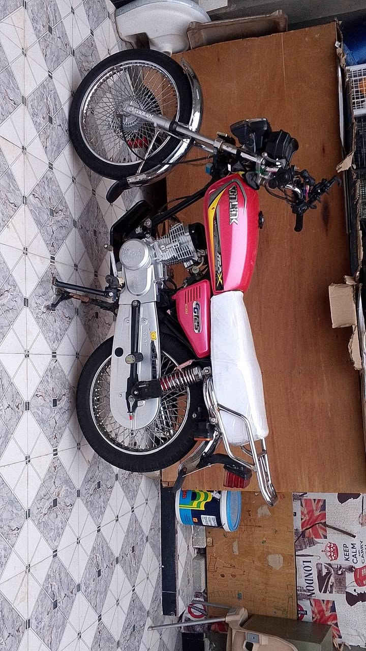 دراجه تايكر للبيع 23 مكانه دوانيه دراجه حلوه وجاهزه ونضيفه ما. متواجد عل فيس ولا عل نت ماعدك رصيد رمشلي واني اخابرك سعره 630 وبيه مجال الطيبين رقمي ***********
