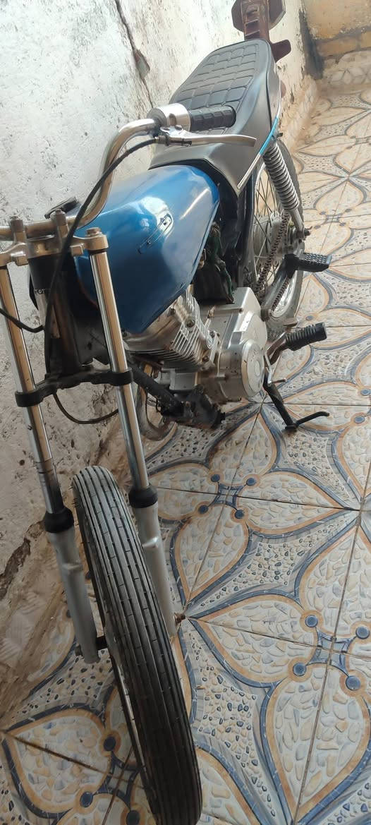 السَلٱمٌ عـَلـْيگمّ دراجة شاصي ارشا 15 اوراق اصولية  ومكينة 22نامة. ترهم مراوس بماكس منغولي حسب القناعة


**إذا كنت صاحب هذا الإعلان وتريد حذفه لأي سبب، رجاءا أرسل رسالة إلى الدعم الفني**