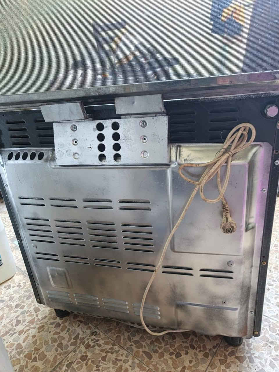 طباخ عشتار معدن خمس عيون افران اوتوماتيك شغال تاخذون على الفحص للبيع  استفسار خاص او  ***********  تواصلو هنا وتساب ويوجد توصيل لمناطق بغداد فقط
