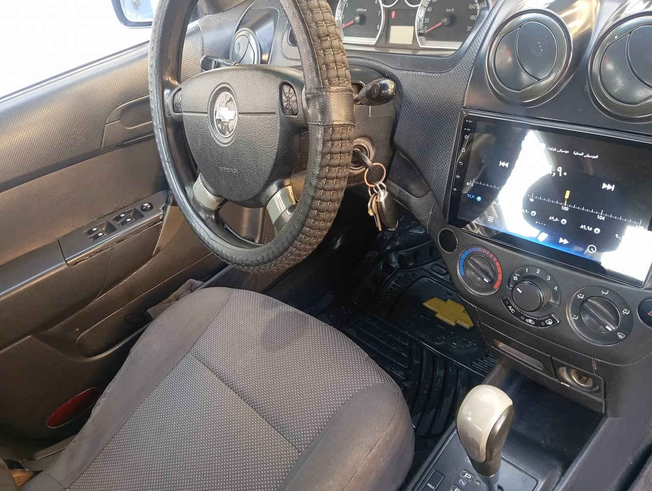 افيو كوري ( كير اوتوماتيك + جامات كهرب )  موديل 2009 رقم نينوى الماني وسنوية عظم  جديدة+ كابون بانزين   السعر ( ٦٠  ورقة )وبيها مجال للاتصال ***********  او ***********    (***********  او ***********)
