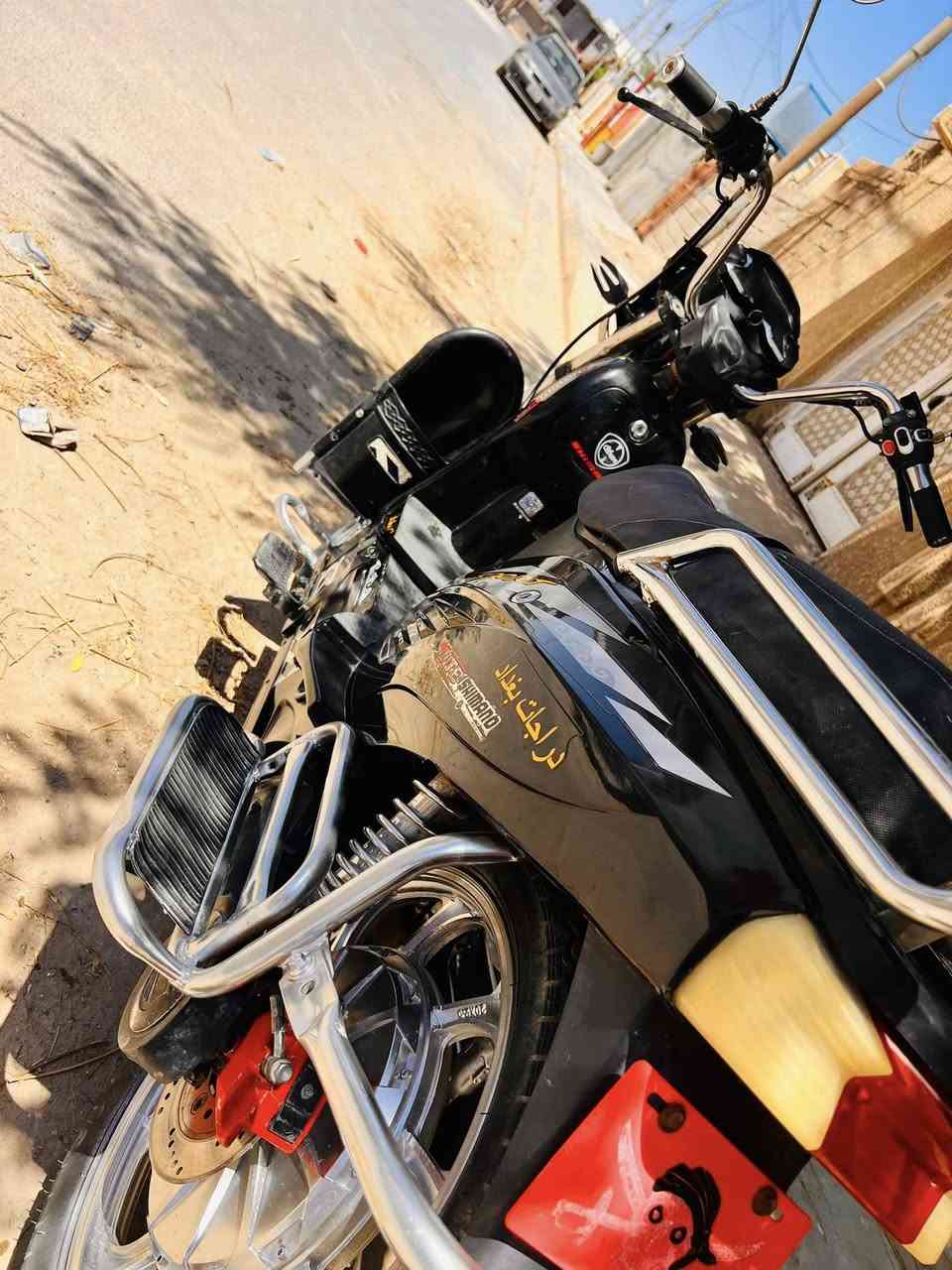 هارلي للبيع 
نضافه حلوه 
بطاريات ع الفحص 
جهاز نذار مانع السرقه 
السعر 325 وبي مجال 
***********
وتساب 
‭٠٧٥١ ٣٩١ ٩٤٦١
