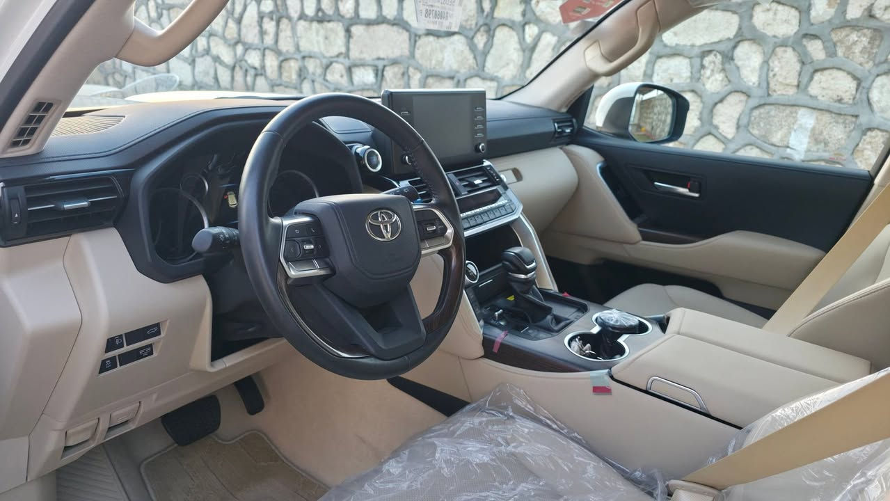 السلام عليكم Gxr_Lmited #وكالة_ساز
عداد المسافة : 2600km فقط " زيرو" 
لازالت بالضمان مع تبديلات الزيت المجانية..
#رقم بغداد _ دولي بأسمي شخصياً
#للمراوس 
المكان بغداد _ الدورة 
هاتف : ***********
