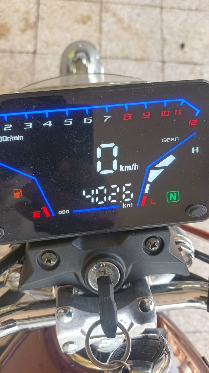 السلام عليكم 
ماطور سافين موديل ٢٥ محرك ٢٠٠ ماشي ٤٠٠ كيلو رزانه فول وزن ثقيل ماطور جديد كهربائيات شغاله كامل على وضع الشركه صارلو ١٠ أيام من مشدود سعر ٨٢٥ وبي مجال للطيبين موجود خاص وهذا رقمي *********** والي مو شراي لا تجي وتكسر بمال العالم وتنطي أسعار انته لو يمك ما تنطيها بهيج سعر وسلامتكم
