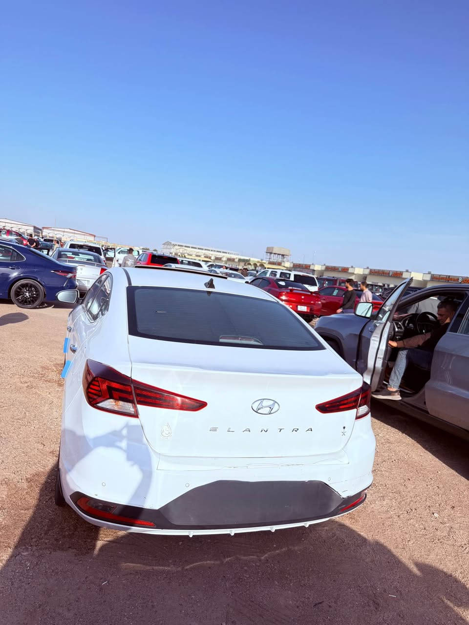 السلام عليكم إنترا 20 خليجي فول مواصفات غرفه صاج بأسمنه ماشيه 128الف سياره بيه خط الأحمر لي بال بنيد بارد ولي بال داير بارد وكارت فقط رقم بصره سنويه مرحله A لل 2029 السعر 158 وبيه مجال تواصل على الرقم ***********. Singapore
