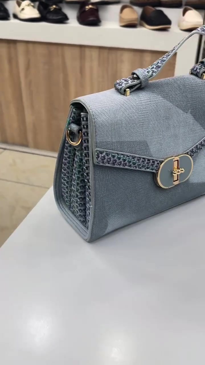 🔥 جديد برونز للاحذية والحقائب 🔥
حقيبة كوالتي عالي متوفرة بعدة اللوان


**إذا كنت صاحب هذا الإعلان وتريد حذفه لأي سبب، رجاءا أرسل رسالة إلى الدعم الفني**