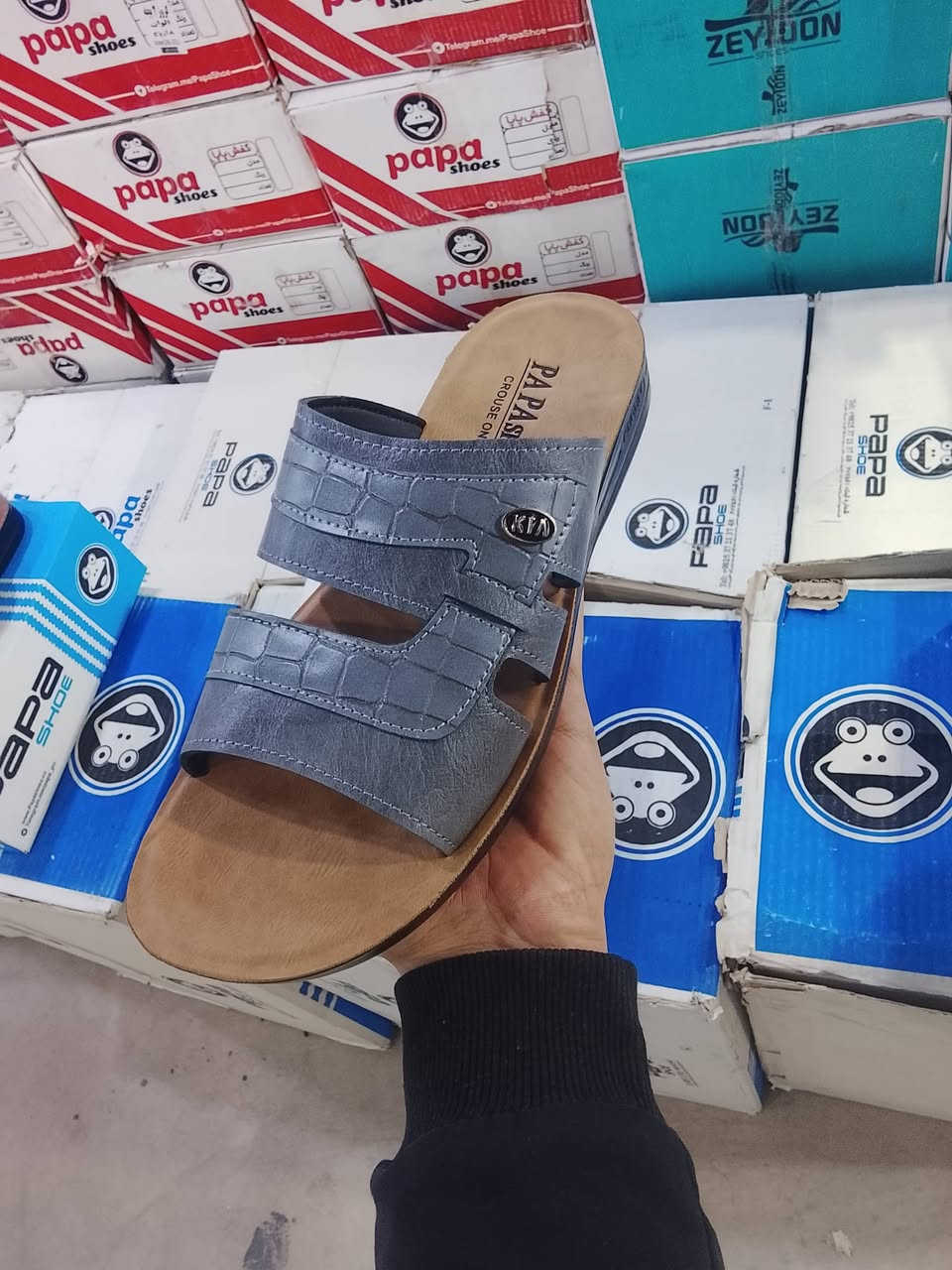 شحاطات رجالي كارتون علبة مو كيس القطعه 3ونص الكارتون درزن 42الف
احجز ***********
