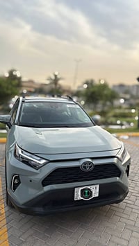 للبيع  راف فور سمنتي امريكي رقم بغداد  موديل 22 xle ماشيه 8.000  سياره...