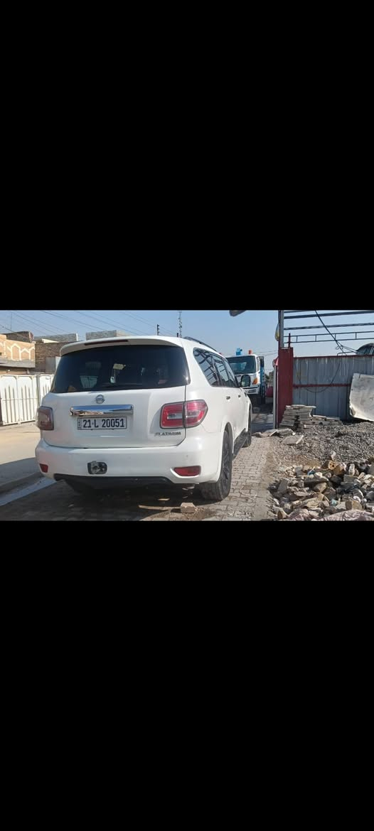 سلام عليكم نيسان ارمادة بلاتنيوم  موديل 18 مكينه 8 سلندر المرغوب رقم سليمانية مميز وارد امريكي حادثه شبر بصندوك فقط والباقي كفالة السيارة فول اوتوماتيك كشنات في أي بي تبريد 3 قطع ويل حجم 20. كشنات جلد كامرات حساسات فول فول مواصفات وفول اوتوماتيك سيارة خير من الله السعر 240 وبيها مجال العنوان بغداد الحسينيه مال راشديه للاستفسار الاتصال ***********
