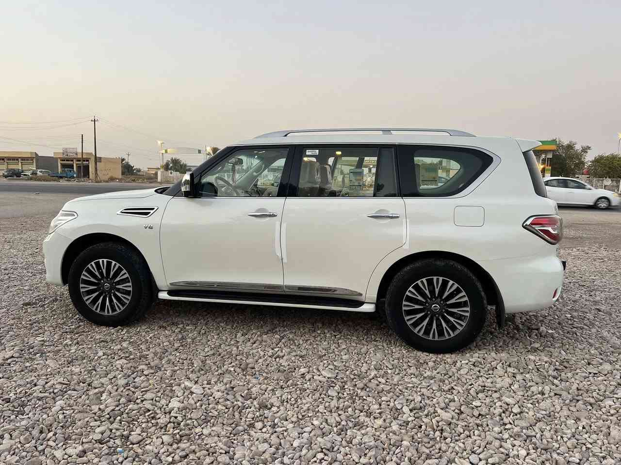 ...﷽
Nissan patroll platonum 2014... 

نيسان باترول 2014  فئة پلاتينيوم 
🔹محرك 8سلندر(5.600)
🔹محرك صغيره مرغوبSE
‎وارد خليجي المحرك المرغوب 
‎فول مواصفات SE

‎فول فول مواصفات🔹
‎سلايد ، ،زنون بلادي
‎كشنات كهرباء جلد
,5كاميراة
 .كشنات تخزين , 
‎,ثلاجة 
,صندوق شفط
 , ,تحكمات ستيرن
 ,ستيرن كهربائ.
DVD
ماشية136ألف

‎
‎محرك كير بشرط مامفتوح 🔹
‎سيارة حيل نظيفة كلشي عل بلاد لوك
‎سنوي كلشي جديد 2029 مدفوع 
‎باسمي السنوية بشرط تحويل وغرامـة
‎
🔸سعر288
مكان السيارة سليمانية
***********

