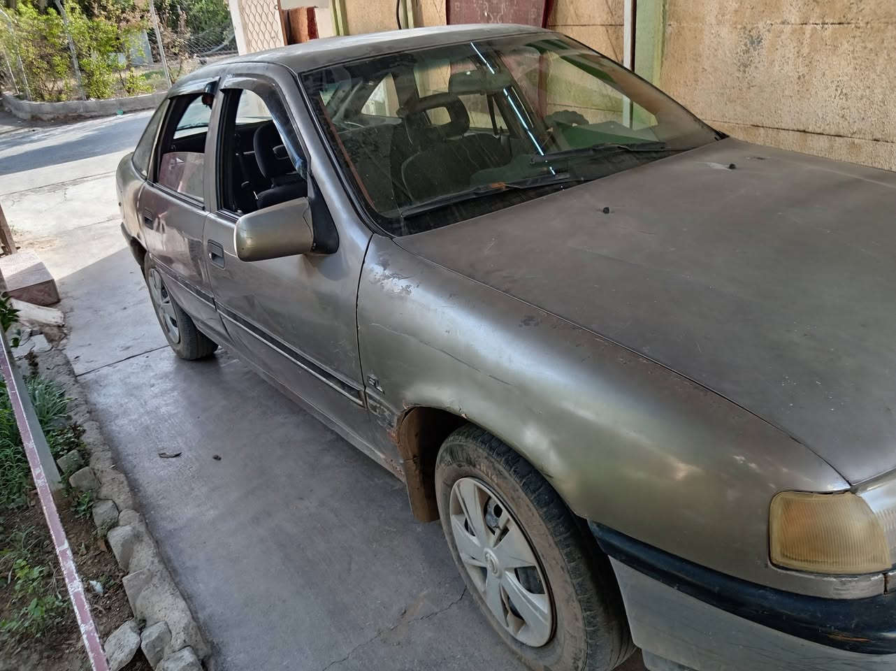 فكترا حجم ١٦ موديل ٨٩ محرك والكير شرط سنويه ٢٩ عضم شرط التحويل /*********** واتساب السعر ٢٨ وبيه مجال

