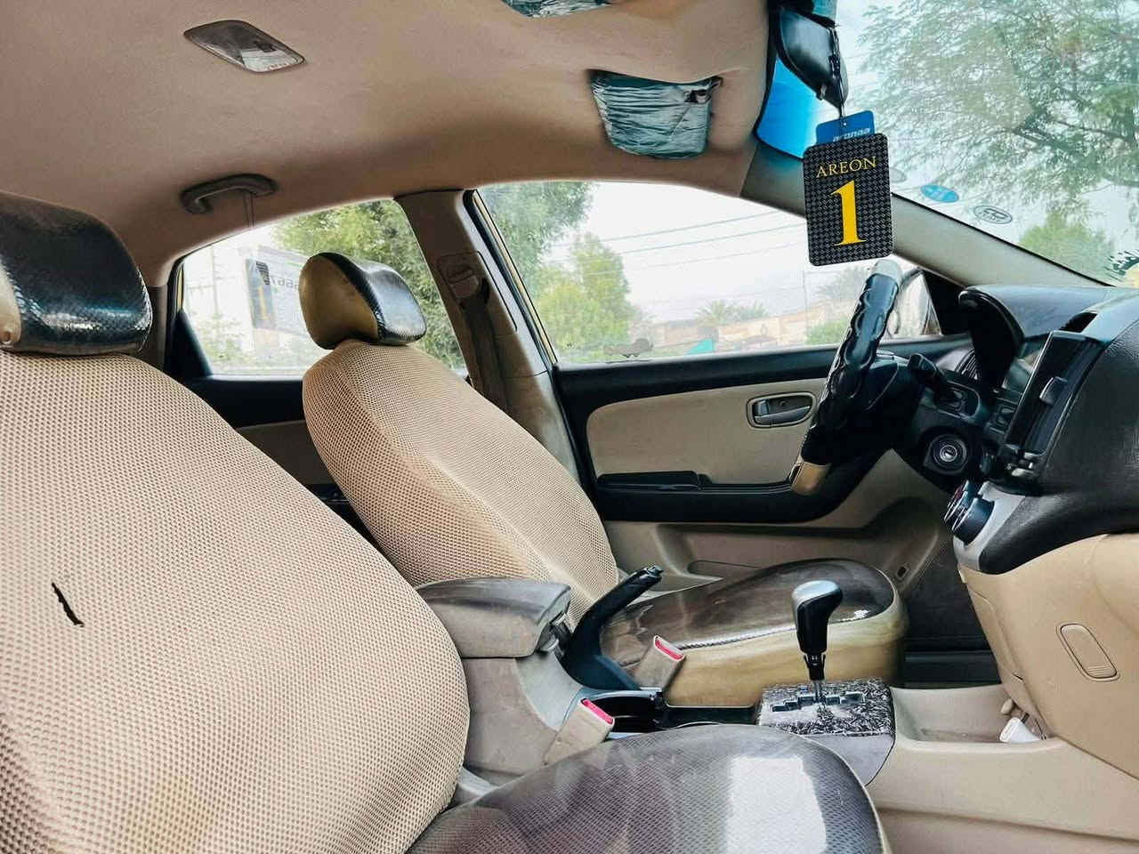 مقدسه خليجي 2007
بسمي رقم انكليزي هزه جديده 
رقم نجف 
سونار موجود 
سعره 90 وبيه مجال بسيط 
مكانه ديوانيه قظاء الشاميه 
***********
