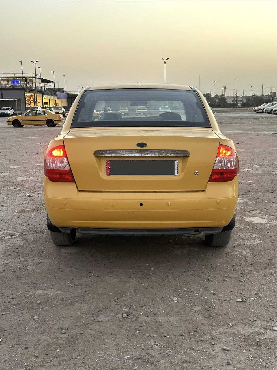 السلام عليكم طيبه 2017 سياره كير و مكينه جيد جدا بيه ضربه بل الباب مال الصدر والجاملغ الأمامي رقم بغداد دولي تحويل مباشر سعر    38    مكاني بغداد الأمين     ***********
