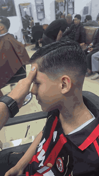 سلام عليكم ناسنه الطيبين
تم افتاح محلي الجديد حلاقه #الكابتن 
مول الترفيهى فوق فالح ابو العنبه 
ومن الله التوفيق ***********
