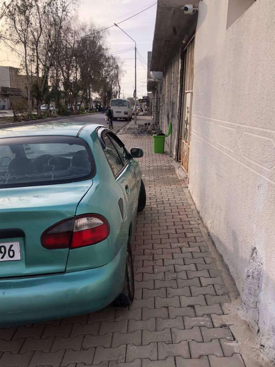 إسلام عليكم سيارة دايو لانوس للبيع  السعر 30 ورقه  مكاني كركوك   رقم موبايل ***********
