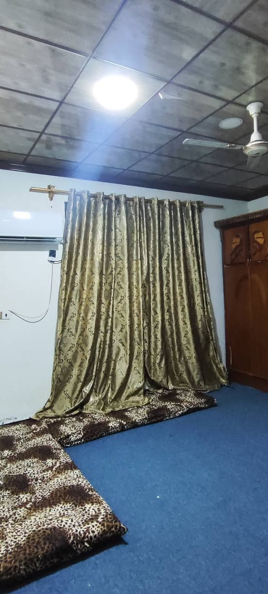 بيت للبيع او المراوس داخل البعيثة 125متر طابق واحد شارع النائب قريب جامع الودود السعر 100 وبي مجال لتواصل ***********
