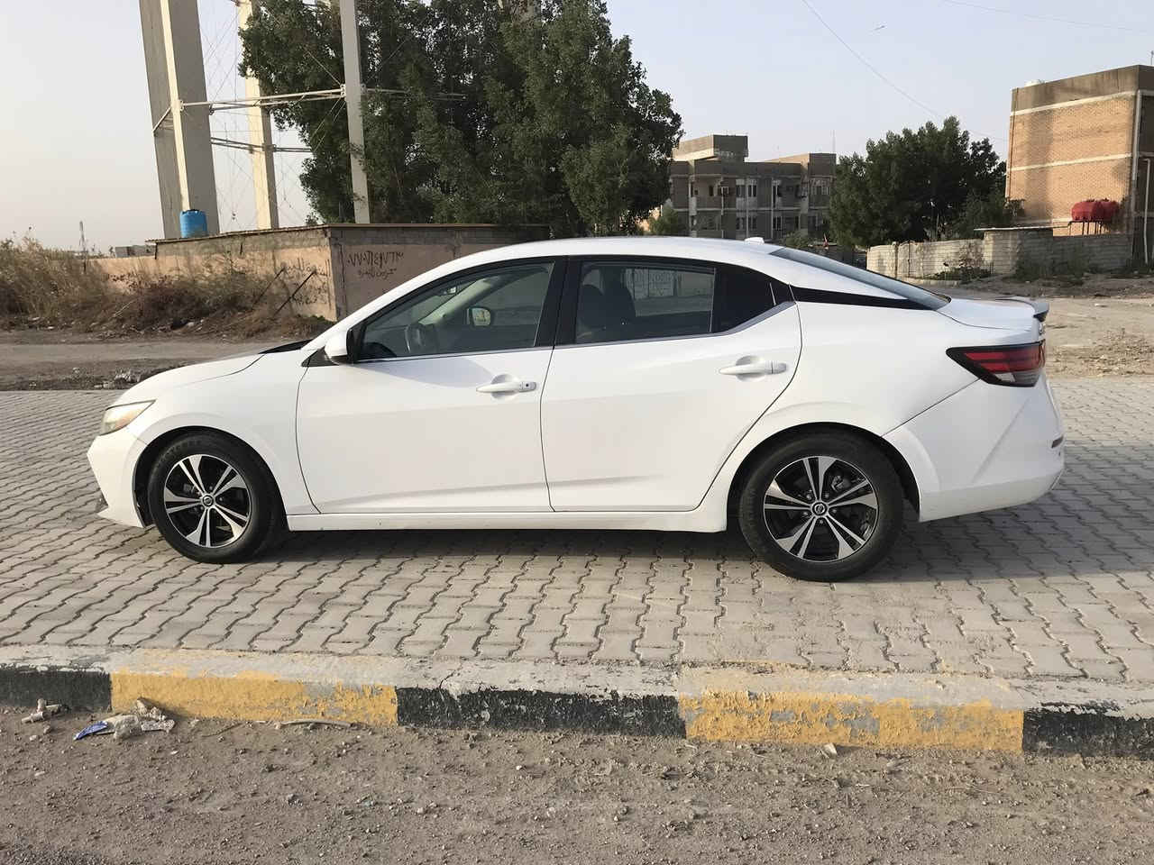 نيسان سنترا 2021 وارد أمريكي حادثها 3 قطع بنيد وجاملغ خلفي وجنطة سونار بالمنشور ماشية 57 الف فول مواصفات عدا الفتحة السعر 135 وبيها مجال عنوان بغداد رقم موبايل ***********
