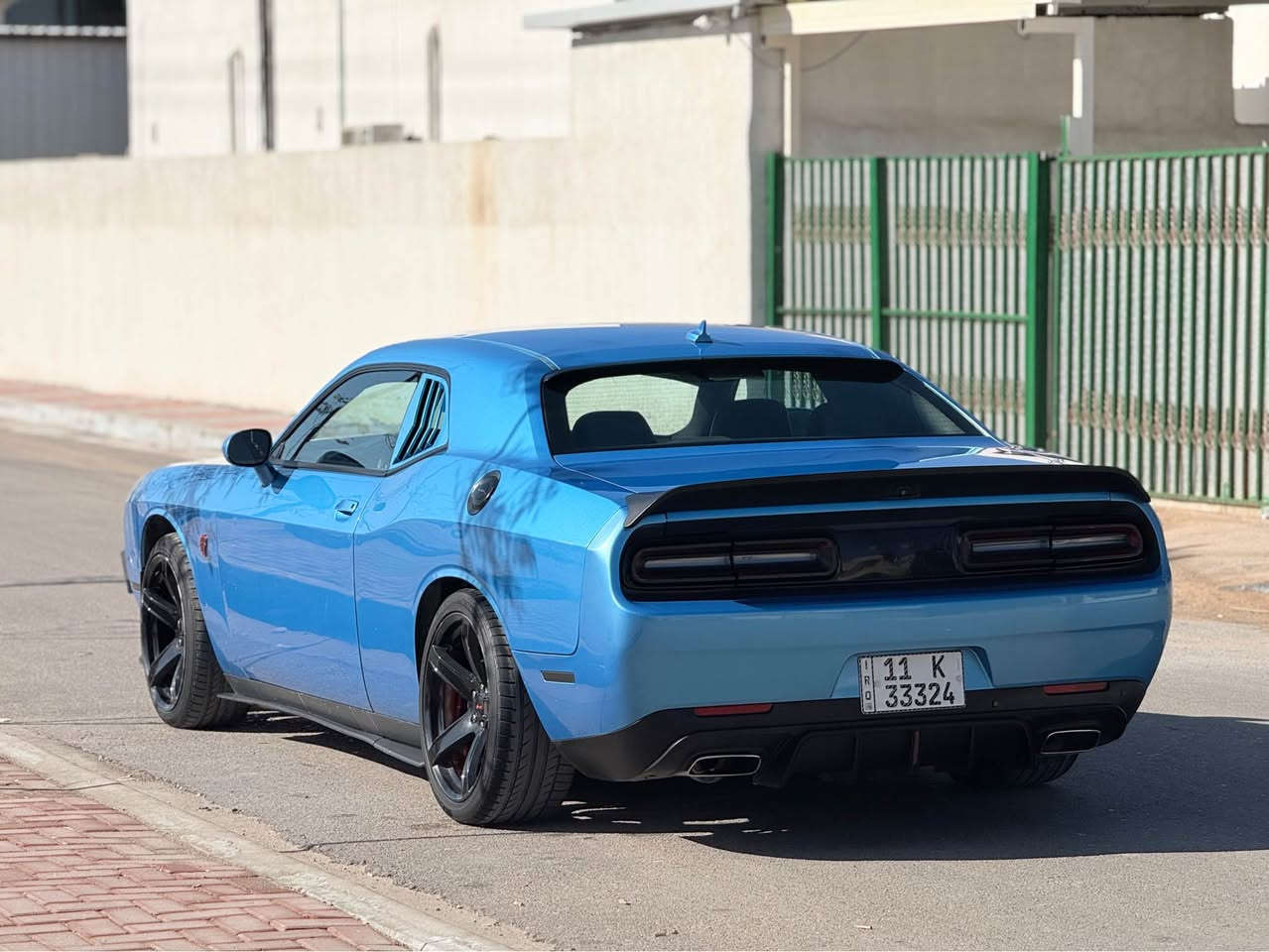 للبيع جالنجر 2016 لون بحري مميز وارد كندي 
رقم بغداد شبه مميز بأسمي 
السياره 6 سلندر محرك 3600 
فول مواصفات عده الفتحه 
مابيها نقص نضيفه 
بيها صبغ قطعتين ونص وسونارها ناشره موجود بالصور 
صور حادث مابيها وارد كندي 
عنواني بغداد حي العدل 
السعر 168 ورقه وبيها مجال بسيط 
رقمي *********** بغداد, العراق
