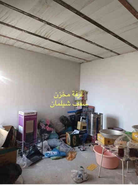 #ملاحظة_ينباع_على_المصرف_العقاري

بيت 147 متر 
قرية الغدير الاولى
بلوك 127
دار 26

غرفة 4*5
مطبخ 4*4
صالة 5*7
استقبال 4*5
كراج حوالي 35 متر مربع
اساس رفت 
بناء طابوك جمهوري
السكف صب
غرفه فوك 4*5 سقفها شيلمان
النواقص
لبخ من الخارج
الدرج ما مغلف 
البيت ركن 
امامه ساحة صغيرة
***********
#السعر_175
  
الضلع على الساحة 5 متر 
الضلع على الجيران 20 متر 
الضلع على الفرع 21 متر 
الضلع بالكفه 10 امتار 
هاي ابعاد القطعه
ينباع على المصرف العقاري اذا معاملة جاهزة

((يرهم مراوس بالميرات 2 // مساحة 250 متر))
