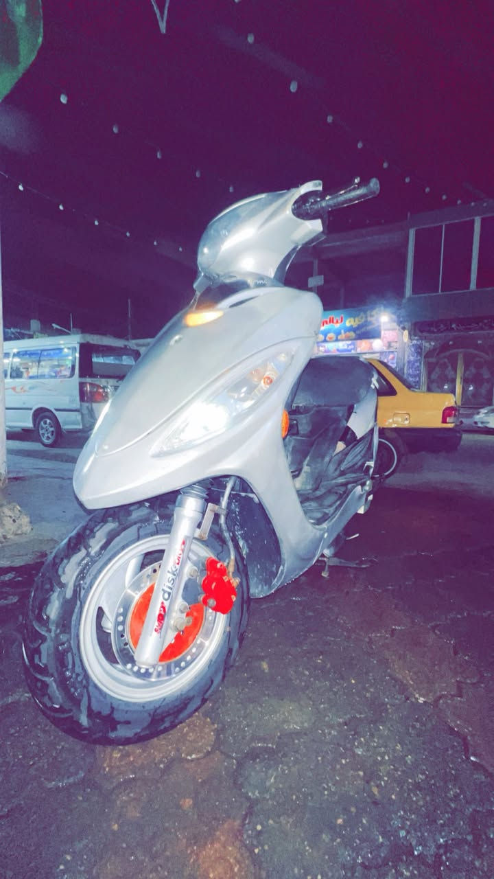 كامكو جي فور دراجة جديده ومتعوب عليها لايتات زنون اشاير ولدات بك لايت كله جديد بنز خلفي دسك امامي مكينه مفتوحه وعل شرط لا تبخير ولا تنقيص دراجه لا طسه ولا هاي ترايك وين ميعجبك شلعه ومعدل بريك بالمكان السعر350 واتساب مفتوح 
***********
