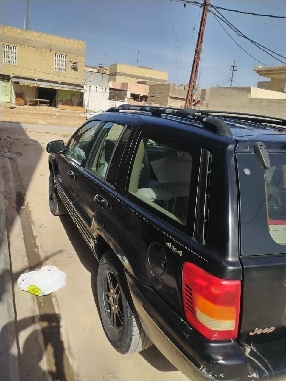 ‎شروكي موديل ٩٩ شكل ٢٠٠٠ للبيع محور  جديده تبريد شغال كهربائيات كلها
مكانها سماوة *********** سعر ٦٠‎ Singapore
