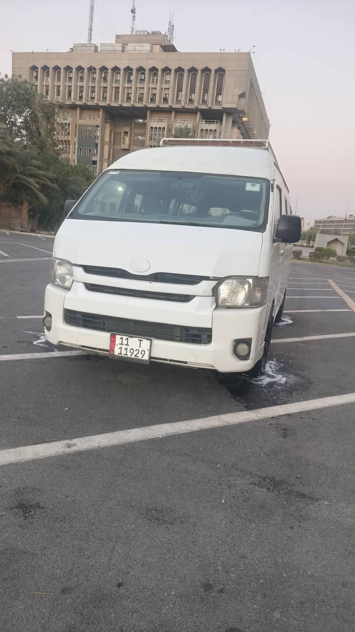 سلام عليكم 
للبيع هايسه ١٣
السياره بيه ضرر
١٧٥ وبيه مجال حك لجيه
بسمي مداور ثني يوم
الاستفسار ارقم الهتف
***********
