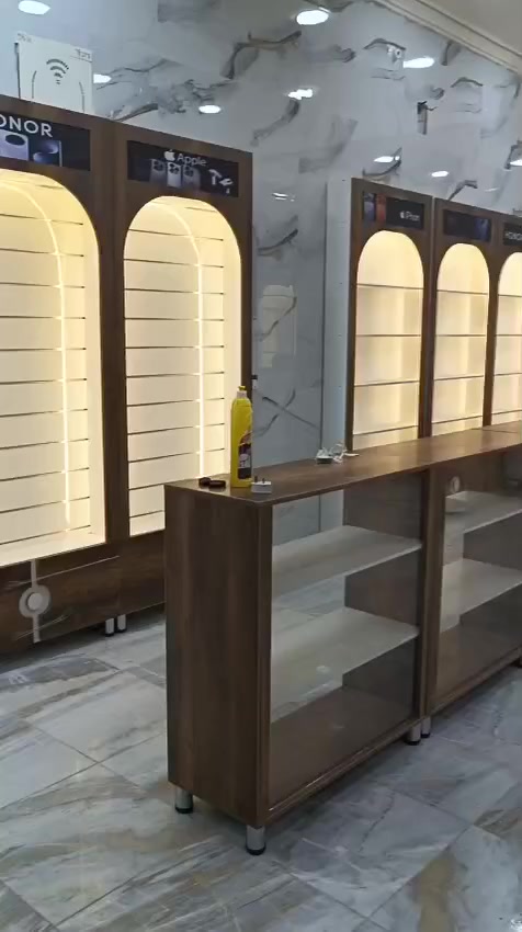 سلام عليكم شركة طابق ارضي ( شركة دار الصيانة ) كامله مع عقد سنوي ( عقد مجاني ) للبيع كامله فقط تجيب بضاعه و تباشر ب البيع / العنوان العبيدي شارع العام لل تواصل ***********
