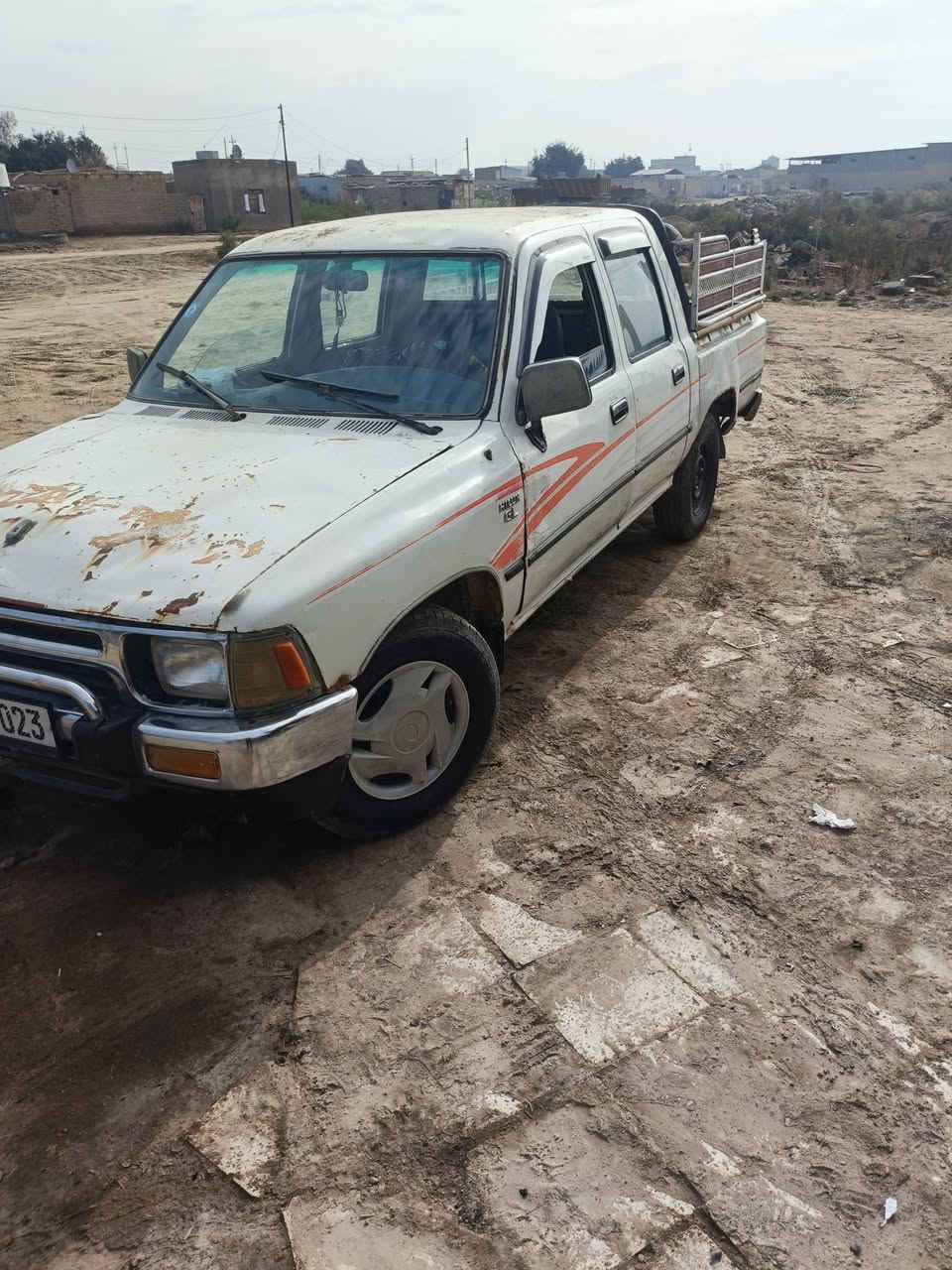 سلام عليكم  بيكم للبيع 92 سيارة خير من الله مكينة وكير نضيفات مكان ناصريه رقم الهاتف *********** السعر 45 وبيه مجال حگ الجيه الشراي يتصل على الرقم
