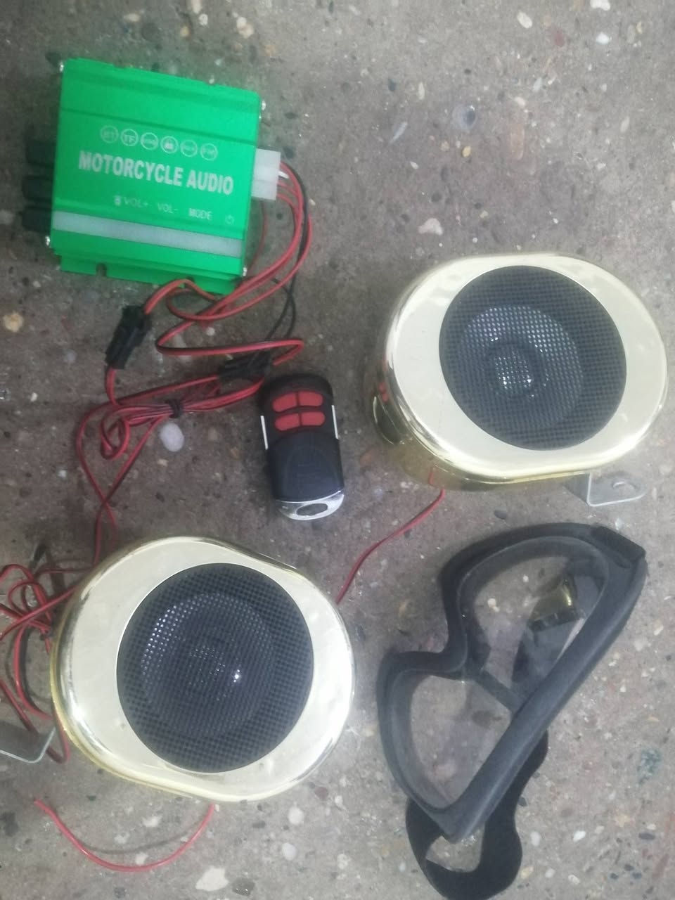سماعات وفلاش للبيع كاملات السعر 15,000 قفل مكان الجانب الايمن الشاري يجي خاص


**إذا كنت صاحب هذا الإعلان وتريد حذفه لأي سبب، رجاءا أرسل رسالة إلى الدعم الفني**