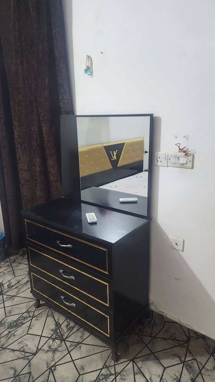 غرفة نوم تركي مستعمله ٥ قطع نفس الصور مع دوشك اصلي للبيع ب٤٠٠الف دينار مكاني كراده داخل بيع مستعجل


**إذا كنت صاحب هذا الإعلان وتريد حذفه لأي سبب، رجاءا أرسل رسالة إلى الدعم الفني**