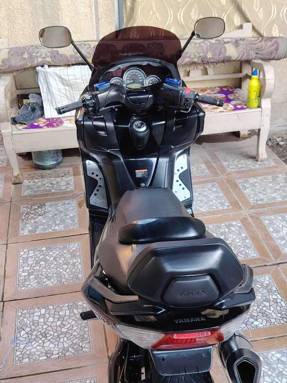 TMAX 2011
دراجة بحالت الوكاله مكفوله كفالة  من كلشي
دشبول احمر
صولنصة رياضي بروجيكن اصليه
ماشيه ٢٢ لف
سويجين
السعر ٣٥ ورقة وبيها مجال بصيط الطيبين 
مكاني بغداد الزعفرانيه راقم ***********
