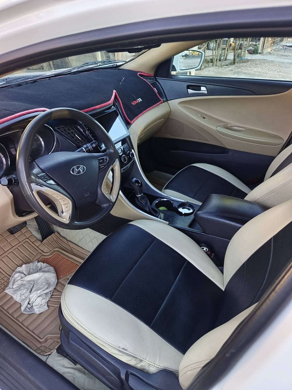 السلام عليكم سوناتا 14 وارد امريكي حادثه جاملغ امامي وبنييد تبديل نفس اللون والباقي كفاله رقم بابل بسمي السعر 115مكان حله موبايل *********** ***********
