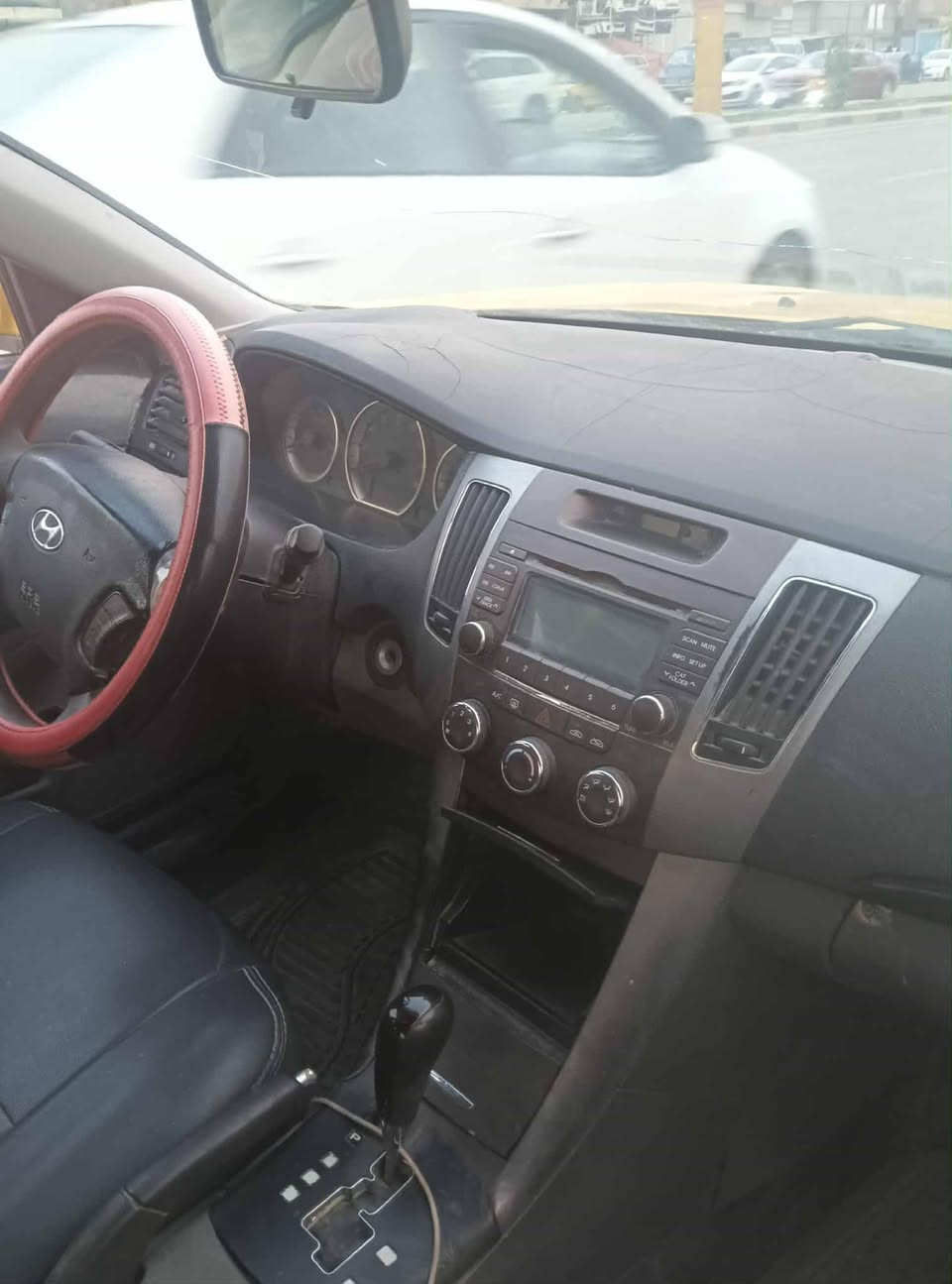 سلام عليكم سوناتا موديل 2009 وارد امريكي اثنين باب مبدلات من جهة عبري خلف مكينه 2400 رقم جديد مصفره هيه غرامات رقم نكليزي  سعر75بيه مجال أنا مكلف بنشر رقم صاحب سياره *********** بيه واتساب
