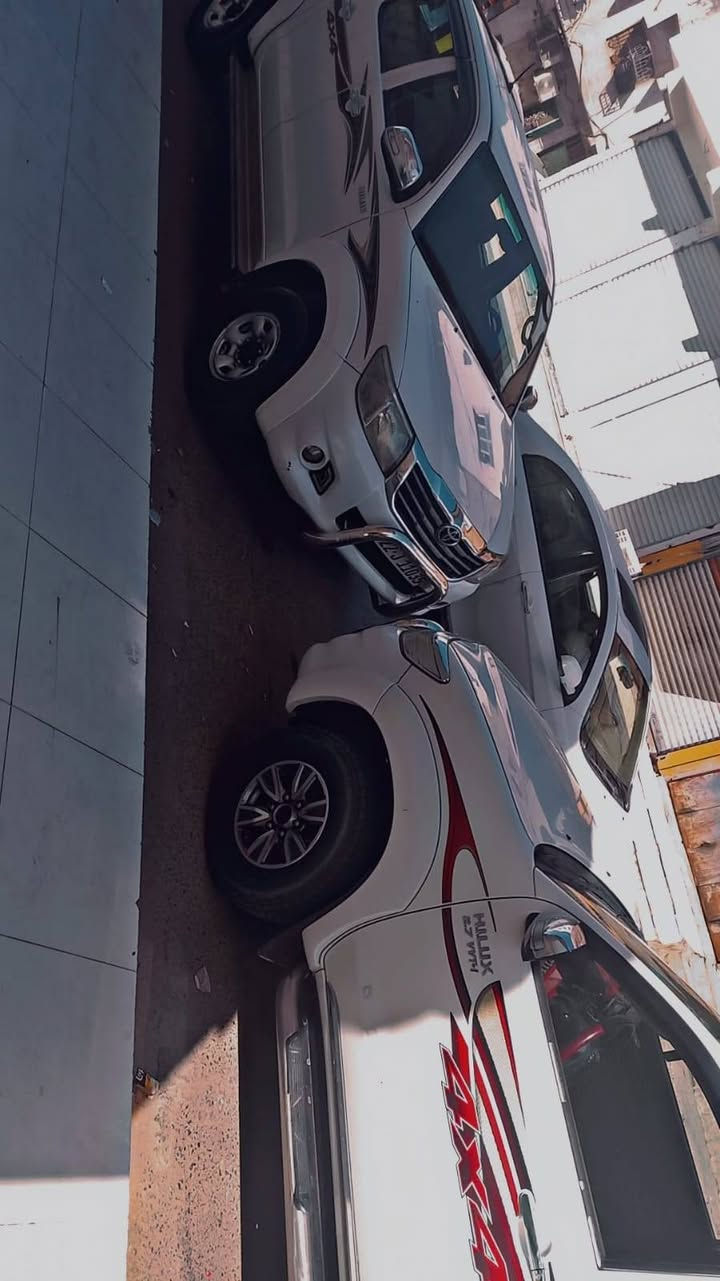 سلام عليكم
للبيع بيك اب هايلوكس 
4×4فورويل 
مديل 2015
كير عادي 
سياره مكينه وكير وتبريد وحداده وطخم تاير ودواخل وكهربائيات كله جديد 
السعر 160العنوان بصره 
***********
