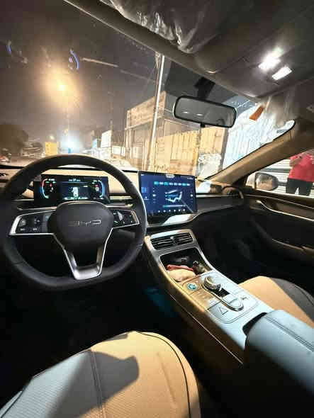 للبيع ديستروير 2025                                            ماشيه 2000
مرقم بغداد كامل 
 
بغداد /شارع فلسطين 

سعرها 19500 وبيها مجال بسيط 

الاستفسار ***********
