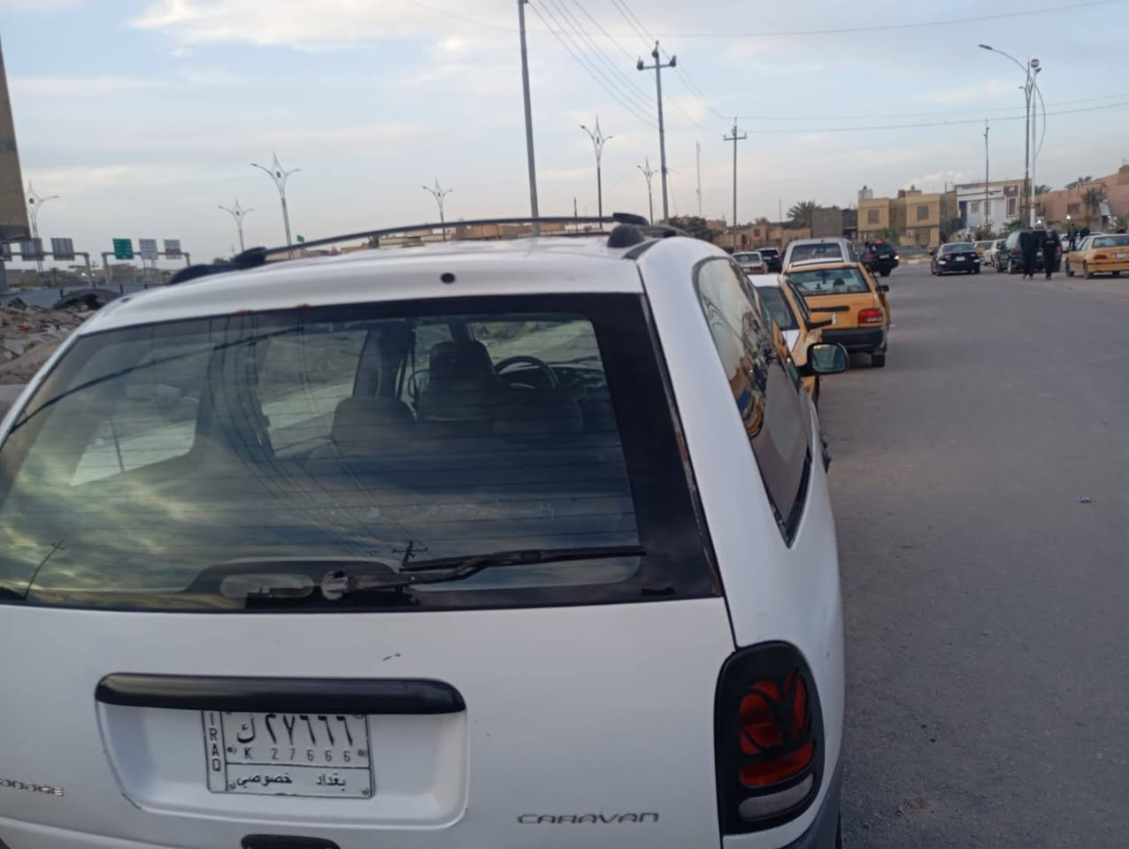 السلام عليكم
دوج كرفان للبيع موديل 2000
رقم بغداد مشروع وطني تحويل مباشر
محرك وگير كامري 2200 
 سيارة جاهزة مكينة گير حدادية تخم تاير كهربائيات كلها شغالة 
باتري جديد
سيارة ترايهة كلش حلو عائلية مال جناي
سعرها 38 ورقة وبيها مجال
مكانهة ناصرية التضحية
تواصل 
***********
