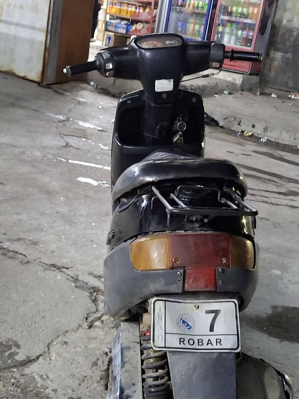 ماطور بوتين ٦٠
مكينه شرط ما مفتوحه
شاصي شرط 
انطيك معدل وشلعه شرط 
ماطور كشرو ما بي شخطه
وايرمنيه كلو شغاله سلف اشاير هورن 
ماطور ما تصرف عليه ربع  
تك سكريته ما دبل 
قطره اكسن ما بي 
قفل ستيرن 
السعر ٣٥٠ وبي مجال 
***********
