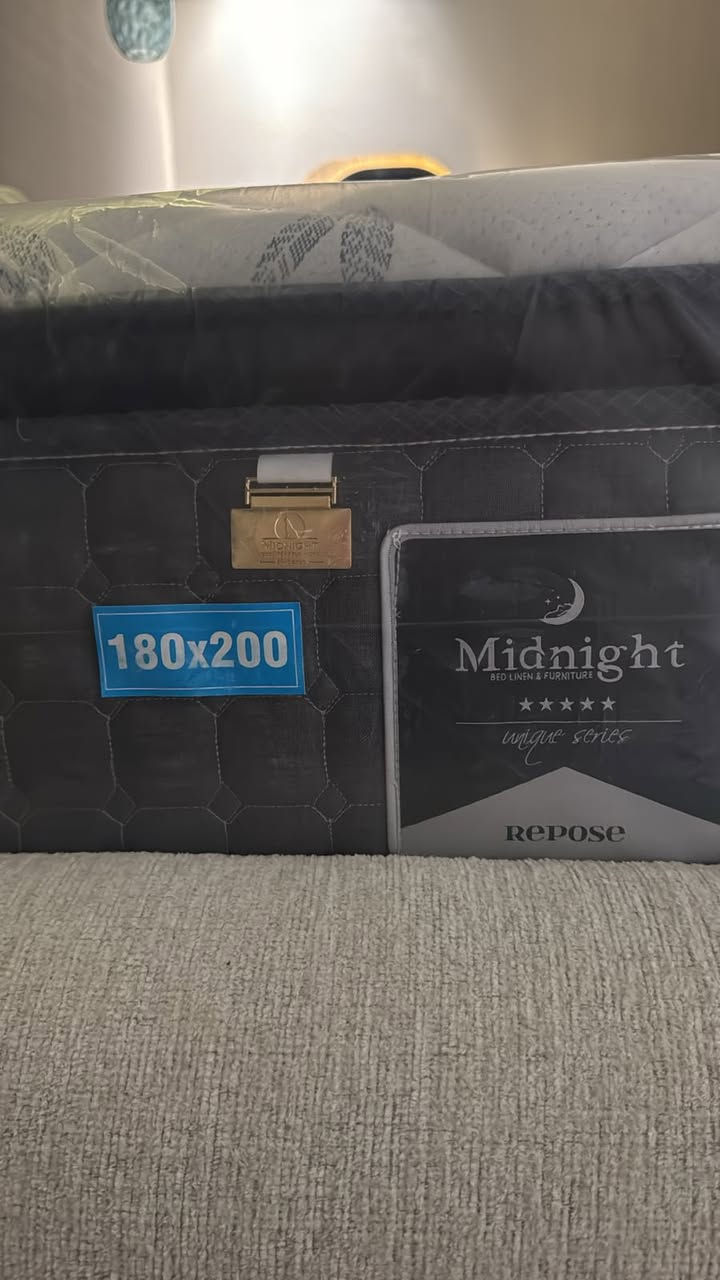 مرحبا.  دوشك طبي ماخذته من midnight بعده جديد مامستعمل 180*200 ارتفاع 30 اخذته قبل يومين وطلع عالي ع قياس سريري لذلك اريد ابيعه. اخذته ب 900 الف واريدة ب750 وبي مجال بسيط بعد . الدوشك بعده جديييد ع حطة ايد الشركة


**إذا كنت صاحب هذا الإعلان وتريد حذفه لأي سبب، رجاءا أرسل رسالة إلى الدعم الفني**