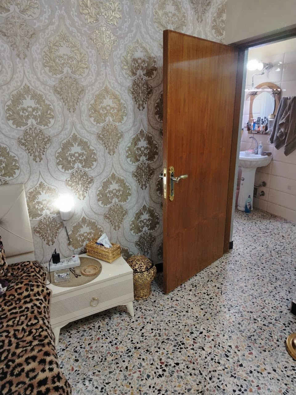 غرفة نوم للبيع  سبع قطع ٤٠٠ وبيهة مجال بسيط 

والميز الطعام٧٥ وبي مجال بسيط
 
اتصال على هذا الرقم *********** بي واتساب

العنوان :بغداد صليخ

